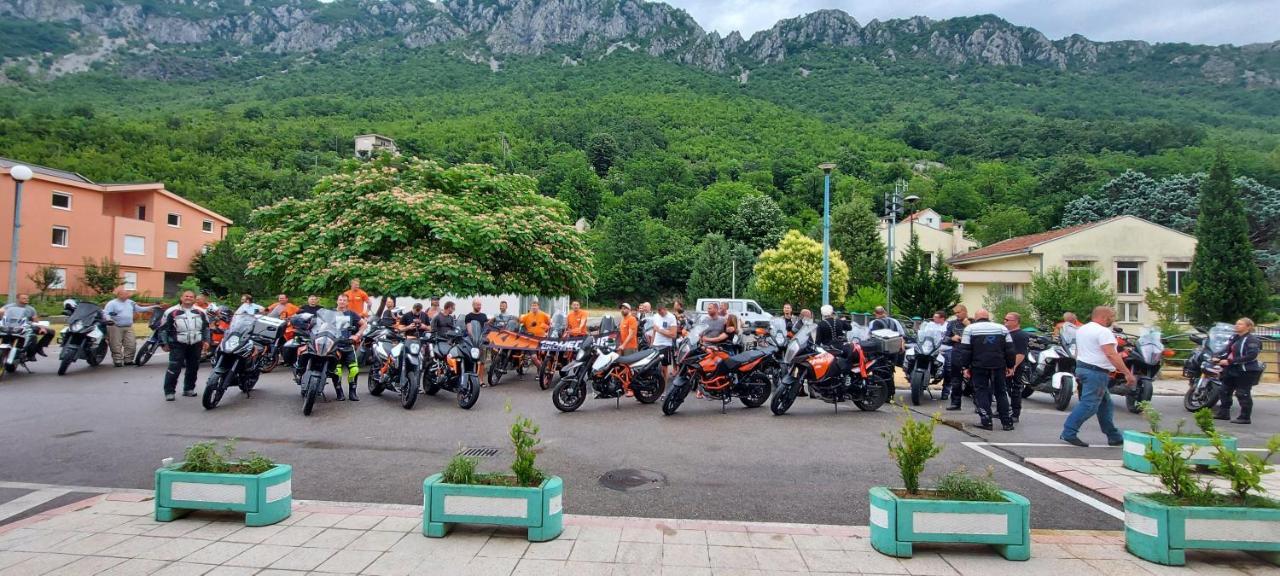 Motel And Restaurant Odusak Dreznjak Luaran gambar
